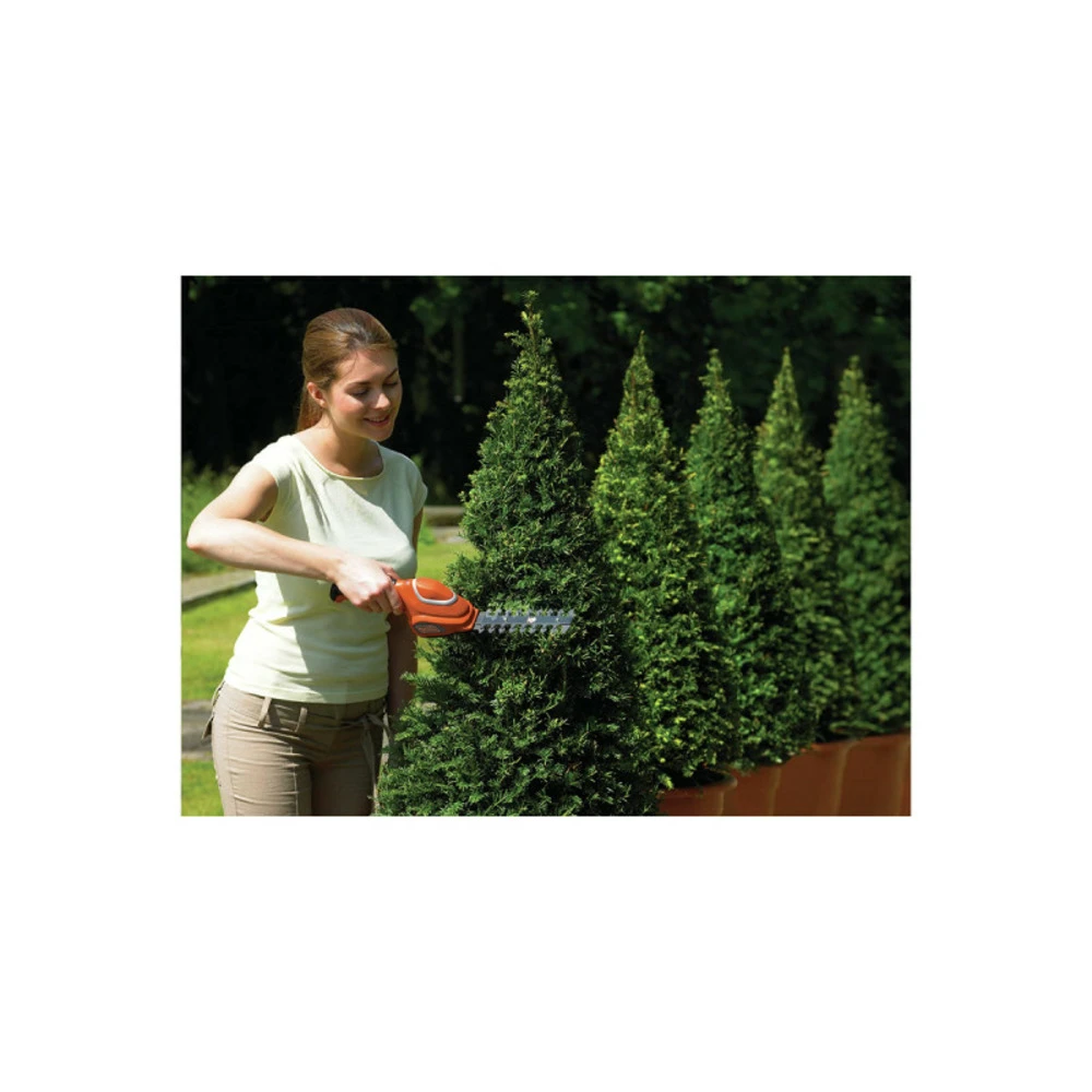 Black & Decker Sculpte Haie - Cisaille à Gazon Black Et Decker - 7,2v - Batterie 1,5ah - Gsl700-qw 3 Black & Decker Sculpte Haie - Cisaille à Gazon Black Et Decker - 7,2v - Batterie 1,5ah - Gsl700-qw – Image 3